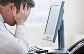 Люди, находящиеся по долгу за компьютером более склонны к депрессии