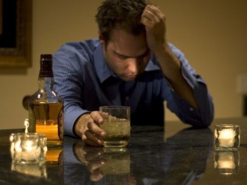 Россияне предпочитают снимать стресс алкоголем