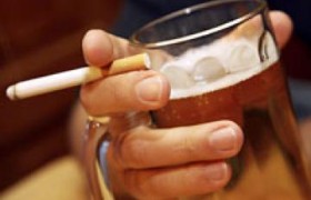 Курение снижает эффективность лечения алкоголизма