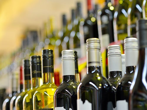 Главный нарколог Минздрава планирует убрать алкогольные напитки из супермаркетов