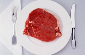 Красное мясо увеличивает риск развития болезни Альцгеймера
