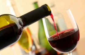 Размер бокалов влияет на риск развития алкоголизма