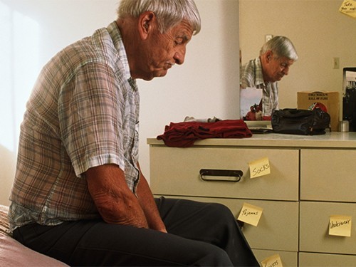 Пациенты с болезнью Альцгеймера менее чувствительны к боли