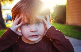 Стресс, перенесенный в детстве, может привести к шизофрении во взрослой жизни