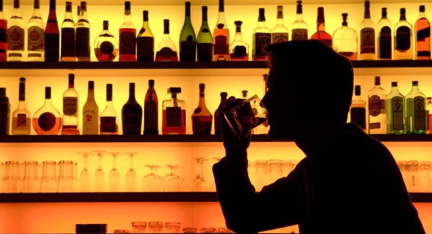 Небольшие дозы алкоголя помогают общаться на иностранных языках