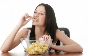 6 вещей, которые не нужно делать после еды, если хотите быть здоровым