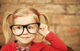 Как сделать ношение очков комфортнее для ребенка?