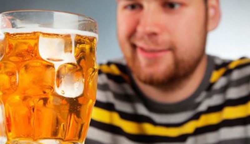 Пивной алкоголизм: причины, опасность и признаки