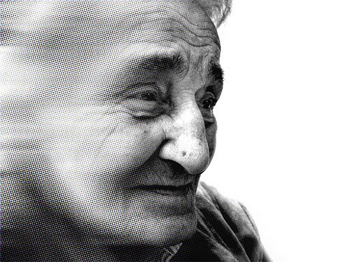 Ученые рассказали, почему женщины чаще страдают от болезни Альцгеймера