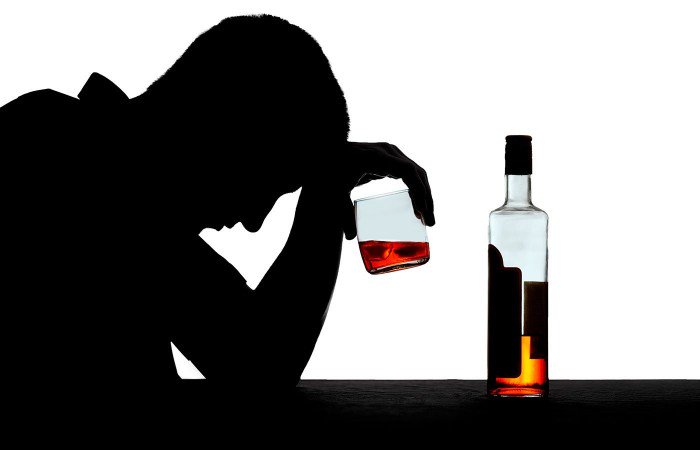 Алкоголизм – это болезнь или недостаток силы воли?