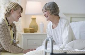 Услуги профессиональной сиделки: быть рядом и в болезни, и в старости