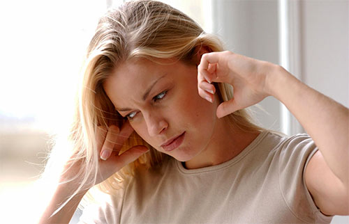 Шум в ушах: симптомы заболевания и методы лечения