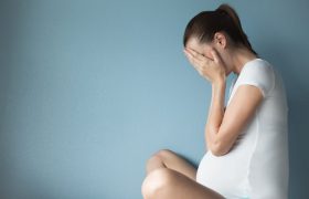 Как помочь женщине с симптомами послеродовой депрессии