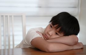 Другие расстройства, способные вызывать симптомы депрессии у подростков