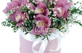Оперативная доставка свежих цветов к празднику