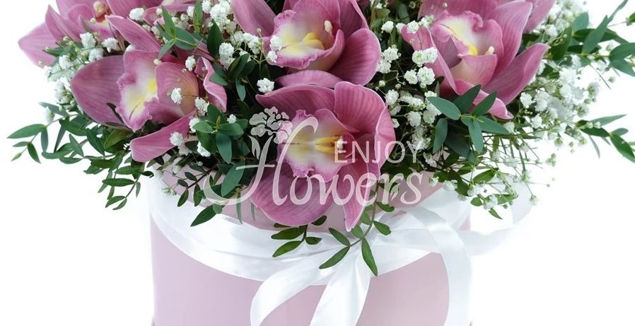 Оперативная доставка свежих цветов к празднику