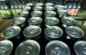 Нарколог рассказал о пагубных последствиях употребления энергетических напитков