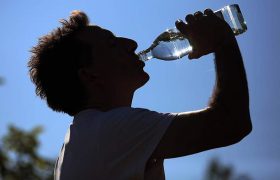 Споры окончены. Ученые пояснили, можно ли чихнуть с открытыми глазами